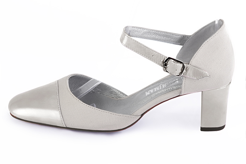 Pearl grey women's open side shoes, with an instep strap. Round toe. Medium block heels. Profile view - Florence KOOIJMAN